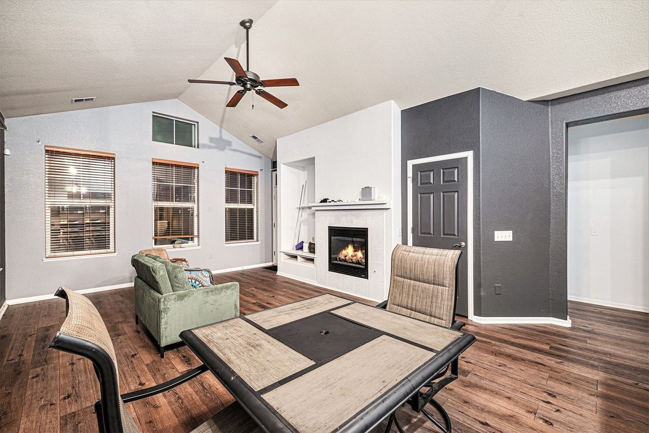 2240 South Vaughn Way #201 - Photo 3 of 31