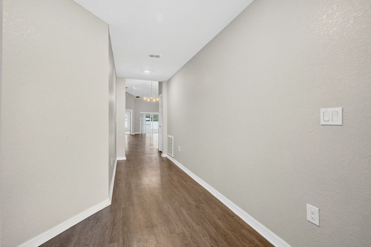 12219 Cypress Branch St - Photo 6 of 37