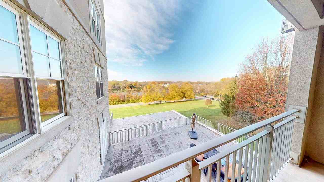 5745 Newbank Cir #202 - Photo 4 of 50