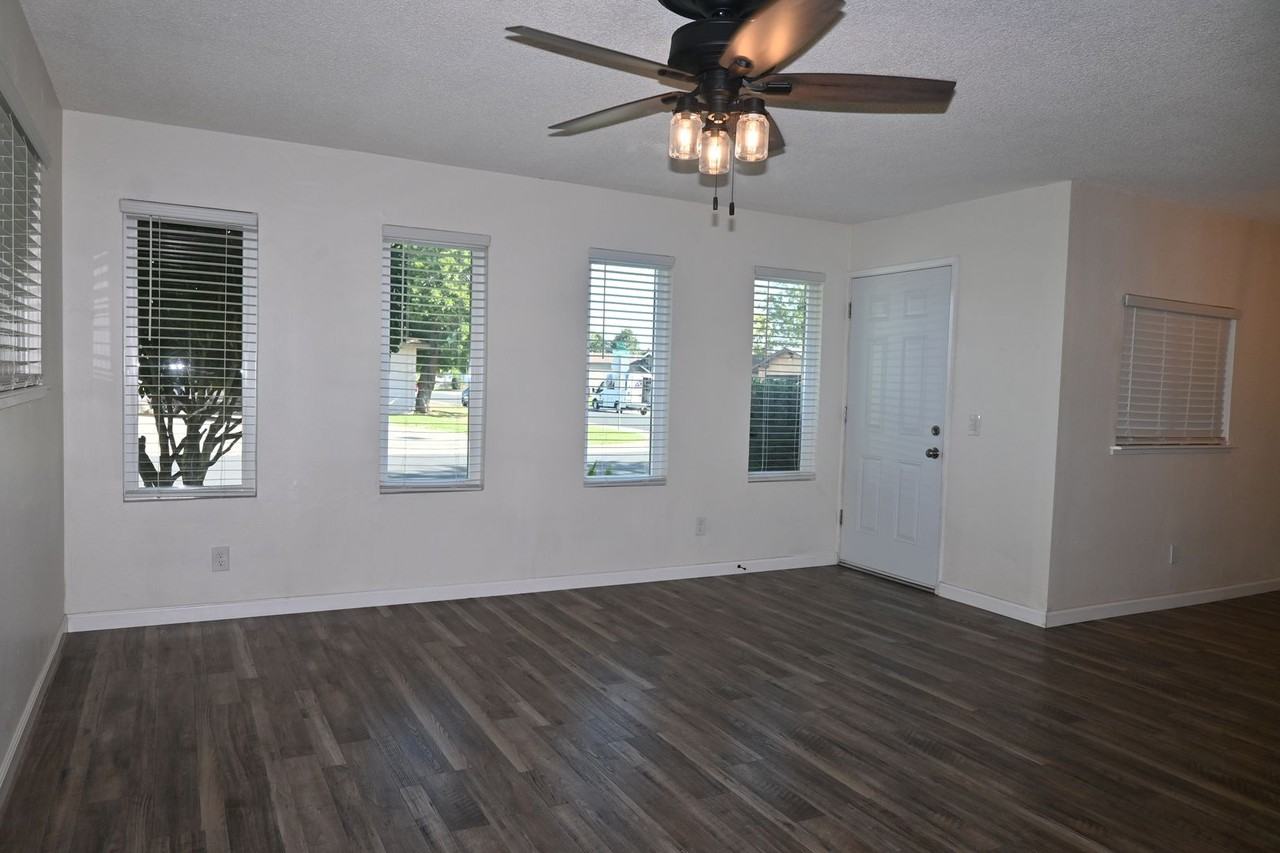 9698 Gamay Way - Photo 6 of 22