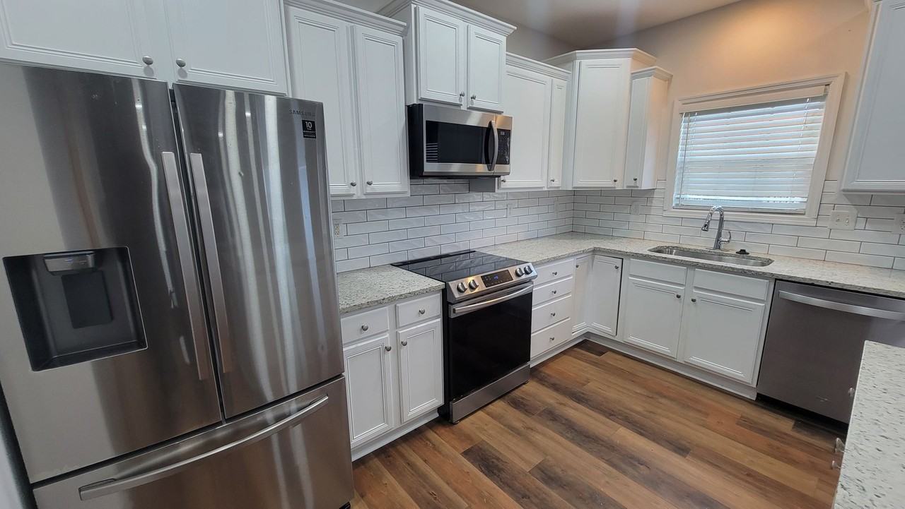 2214 Somersly Pl - Photo 5 of 47