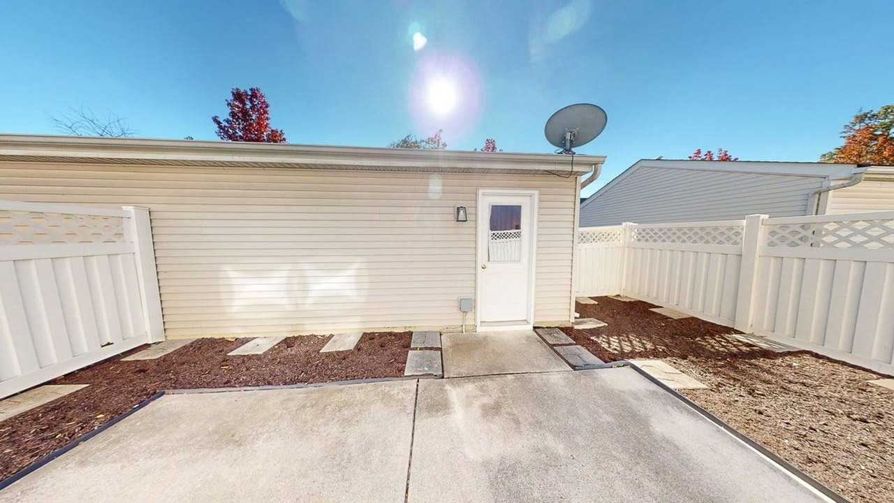 3733 Gibbstone Dr - Photo 2 of 37