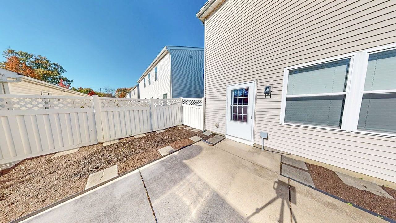 3733 Gibbstone Dr - Photo 3 of 37