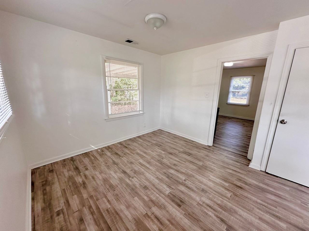 108 Smith Pl - Photo 5 of 14