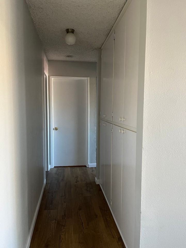 564 7th St - Photo 4 of 11