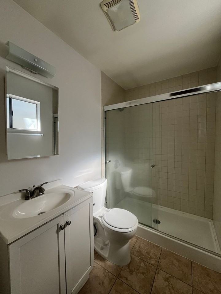 564 7th St - Photo 6 of 11