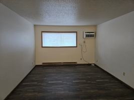 featured image of 1612 E Gateway Cir S