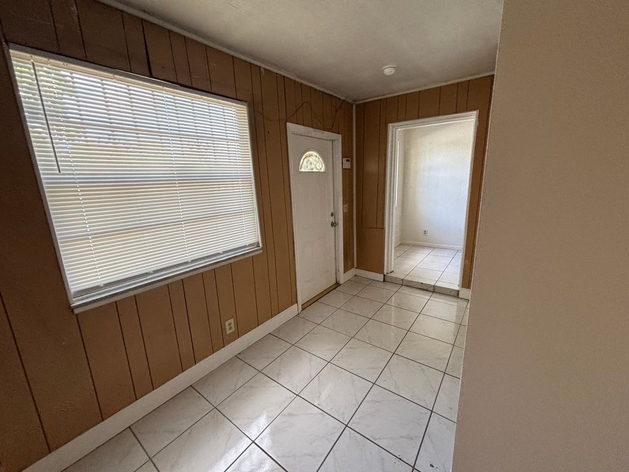 1489 Silver Beach Rd - Photo 4 of 25