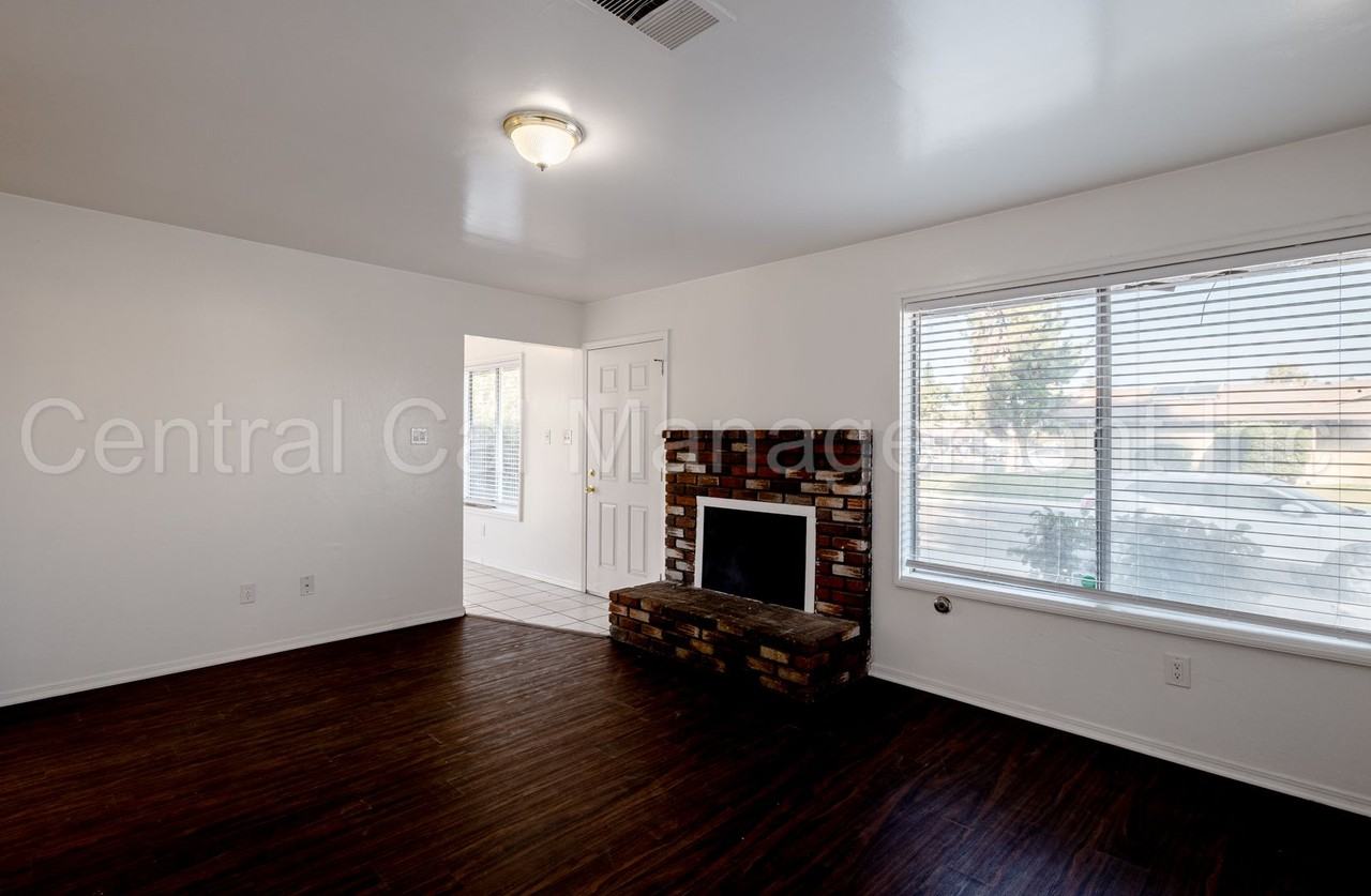 5801 Nogal Ave - Photo 3 of 34