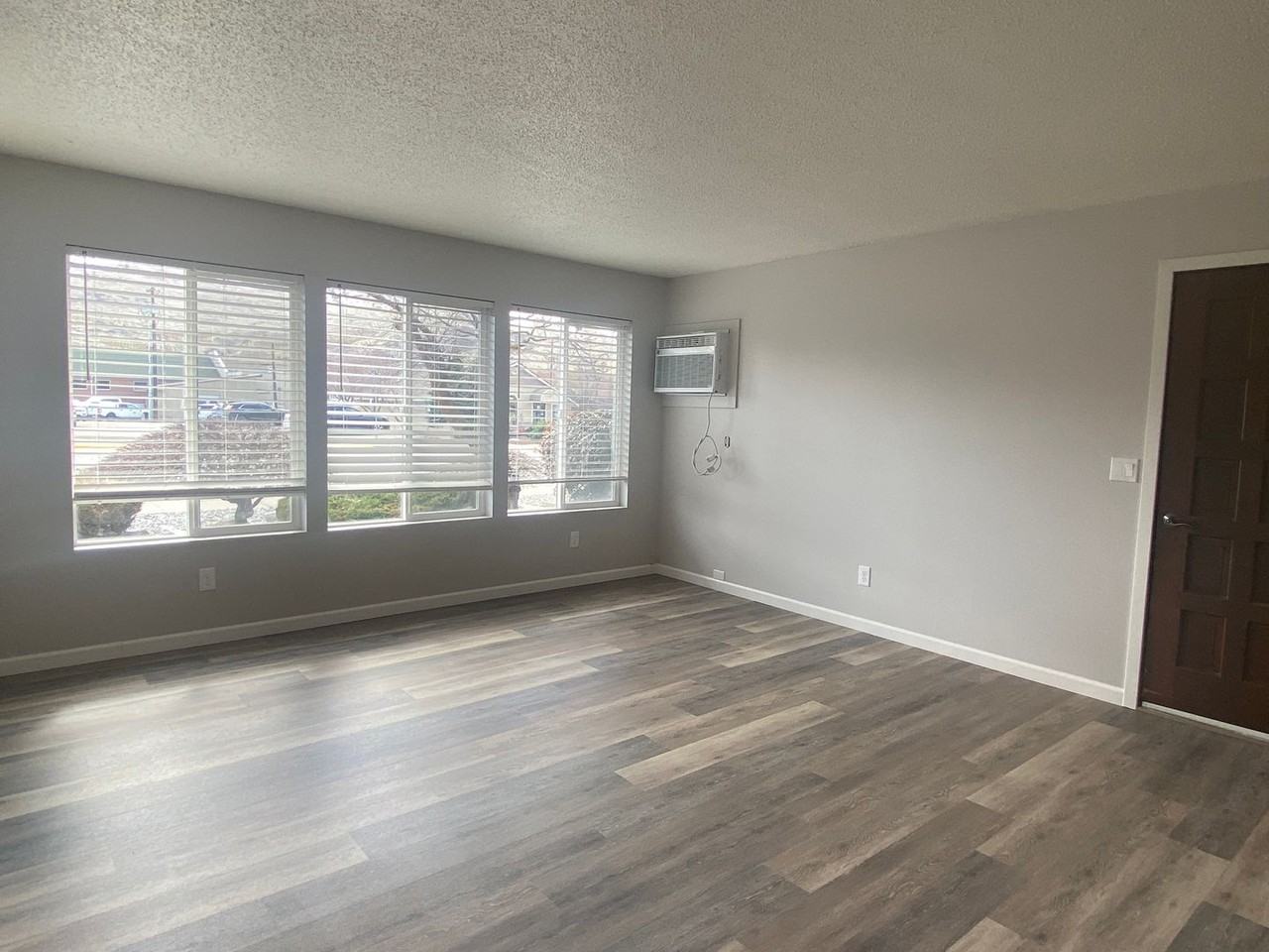 133 Chelan Ave - Photo 4 of 29