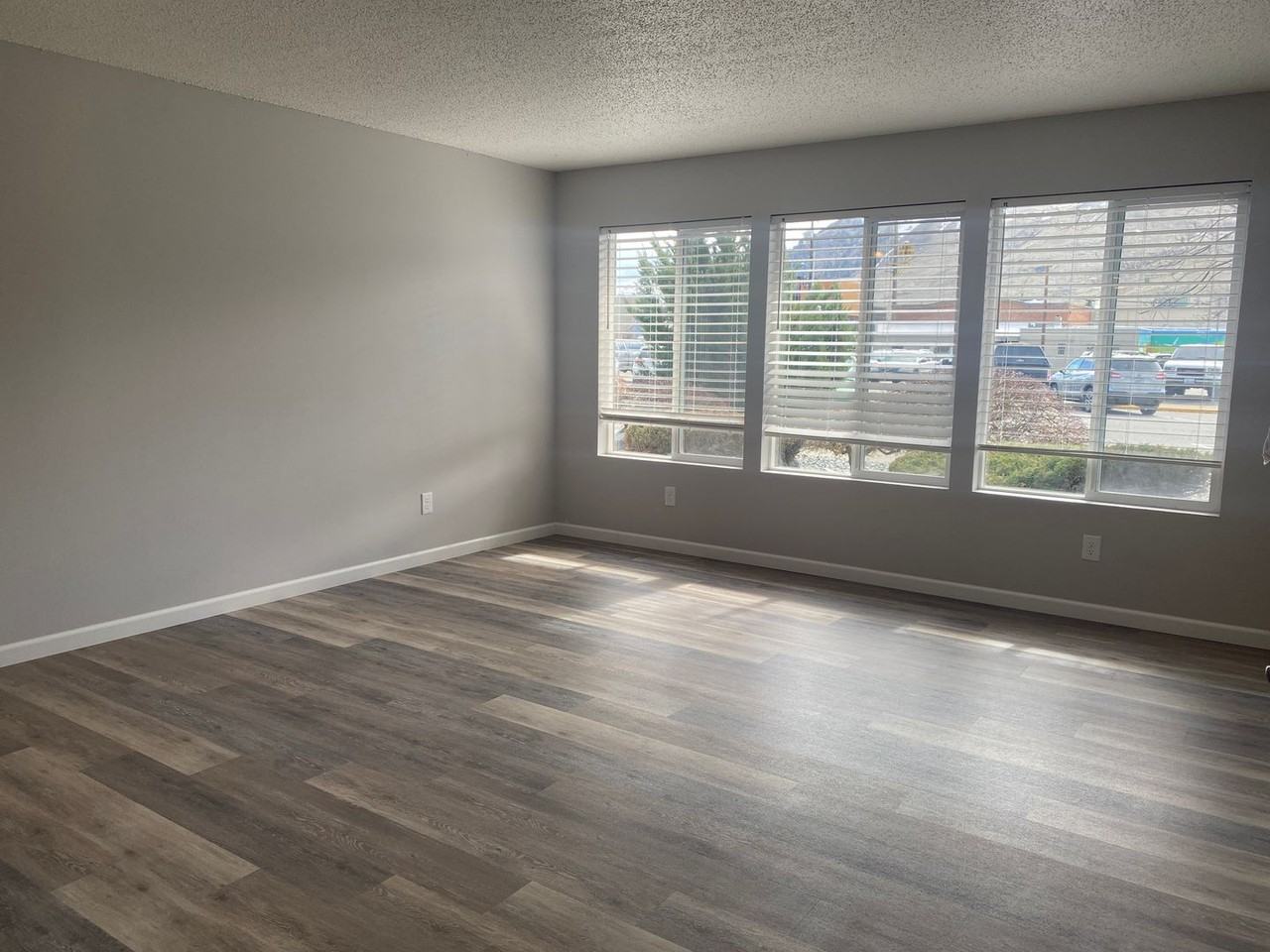 133 Chelan Ave - Photo 5 of 29