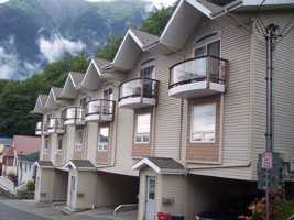 featured image of 187 Gastineau Ave