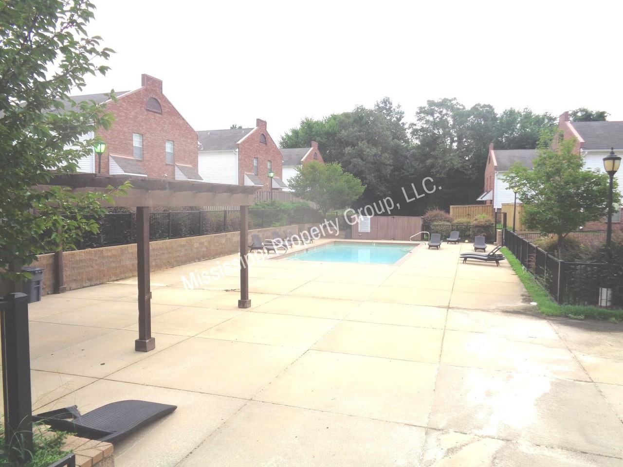 1017 Inverness Ln - Photo 3 of 22