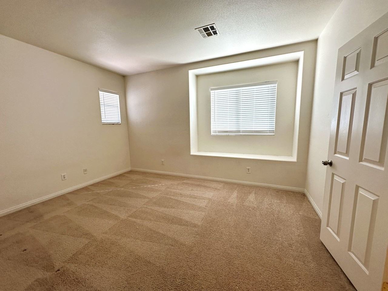 2610 Rimpacific Circle - Photo 7 of 9