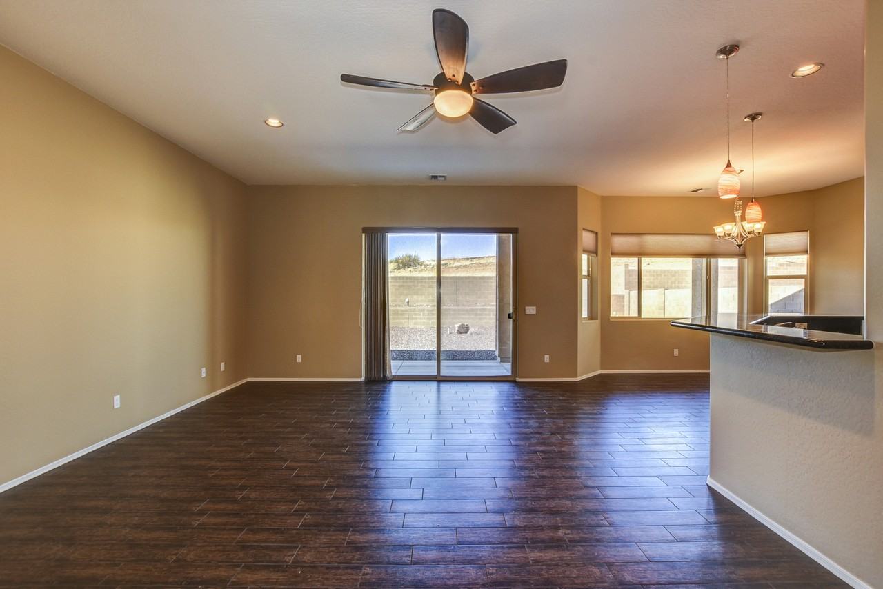 4844 N Salem Pl - Photo 5 of 25