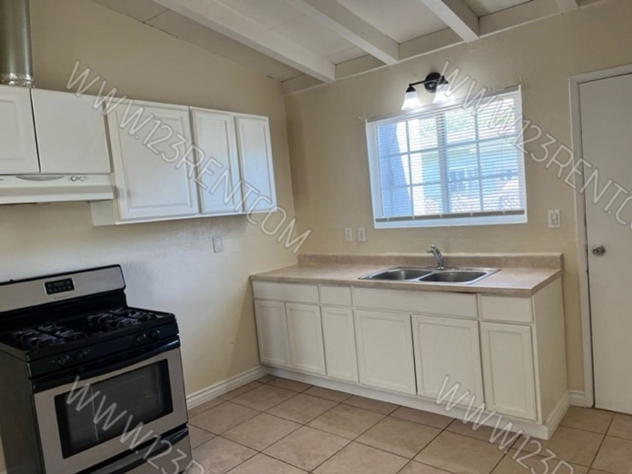 45421 Cedar Avenue - Photo 6 of 22