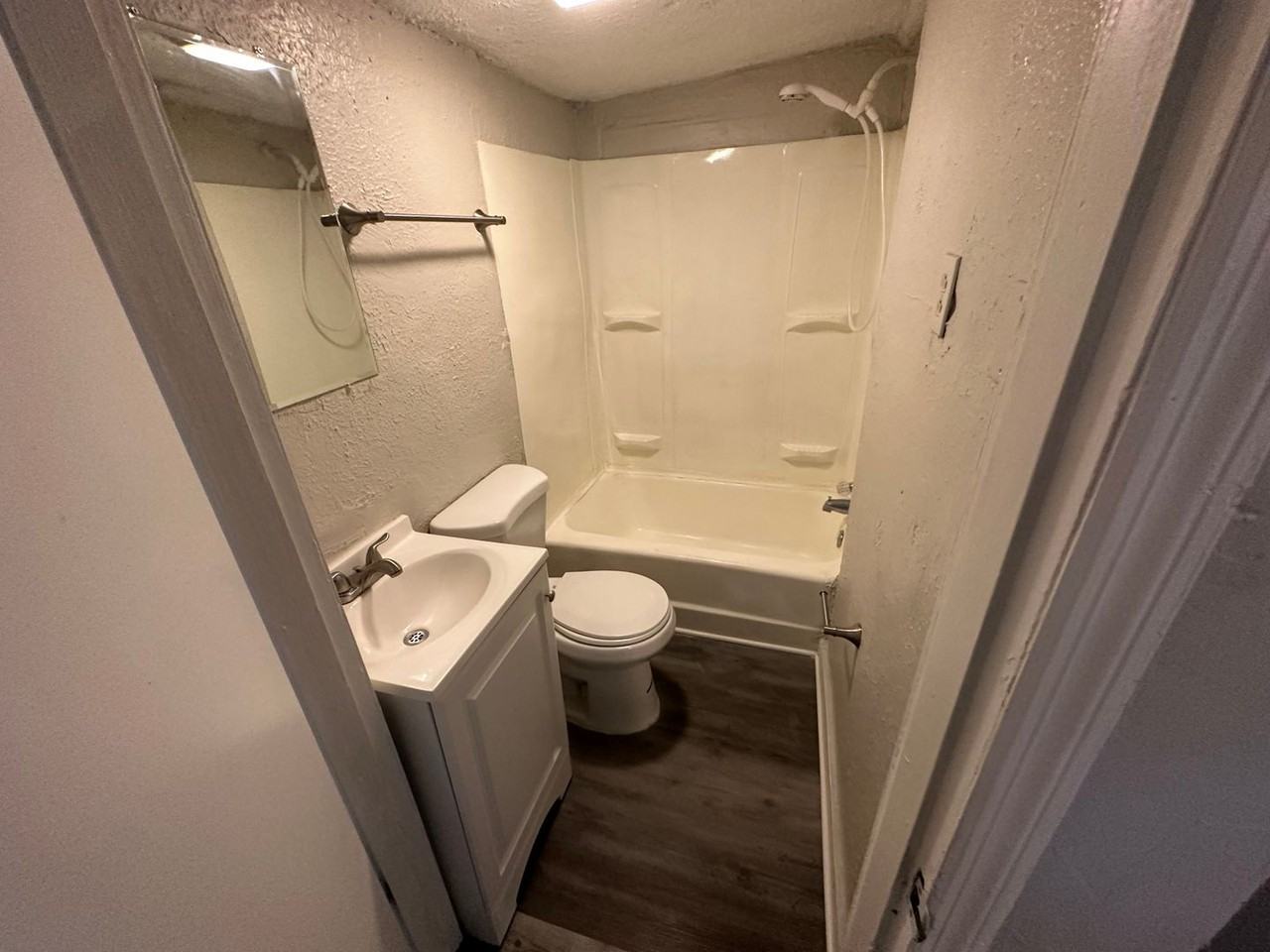 6262 Simpson Ave - Photo 4 of 16