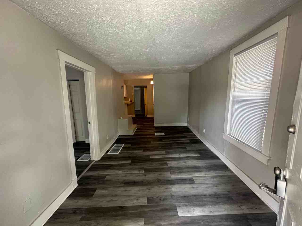 6262 Simpson Ave - Photo 5 of 16