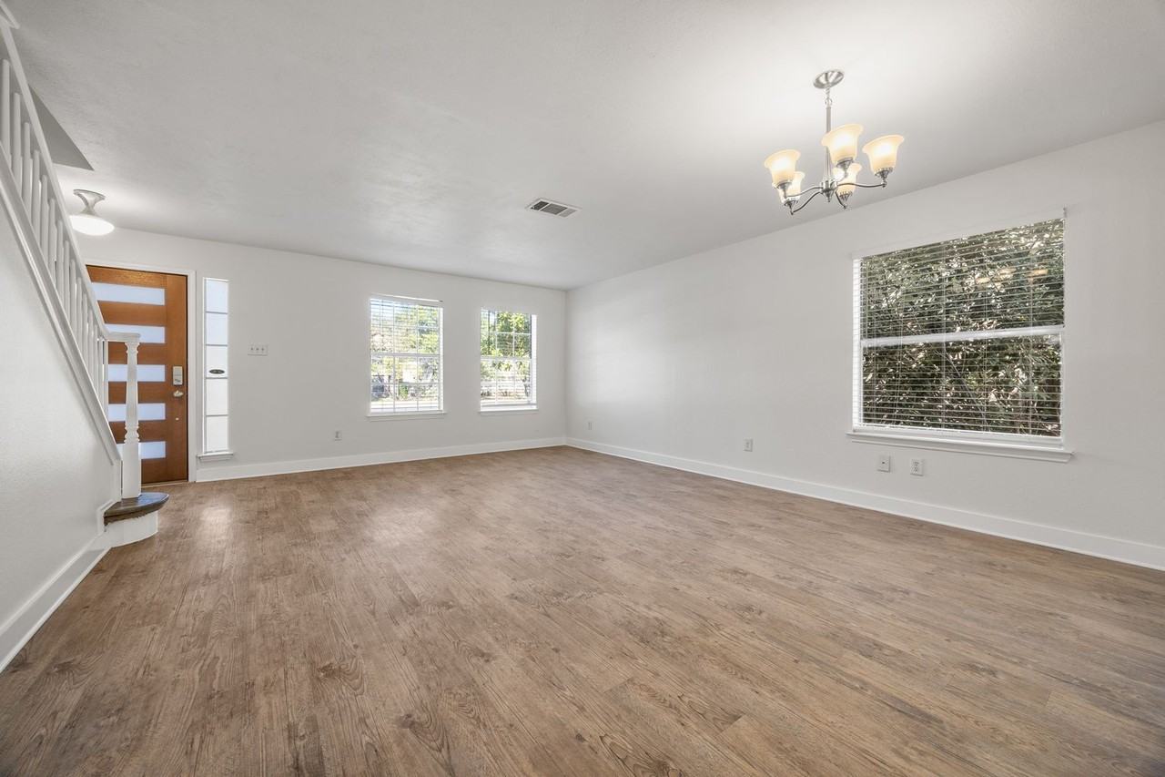 8501 Fern Bluff Ave - Photo 3 of 18