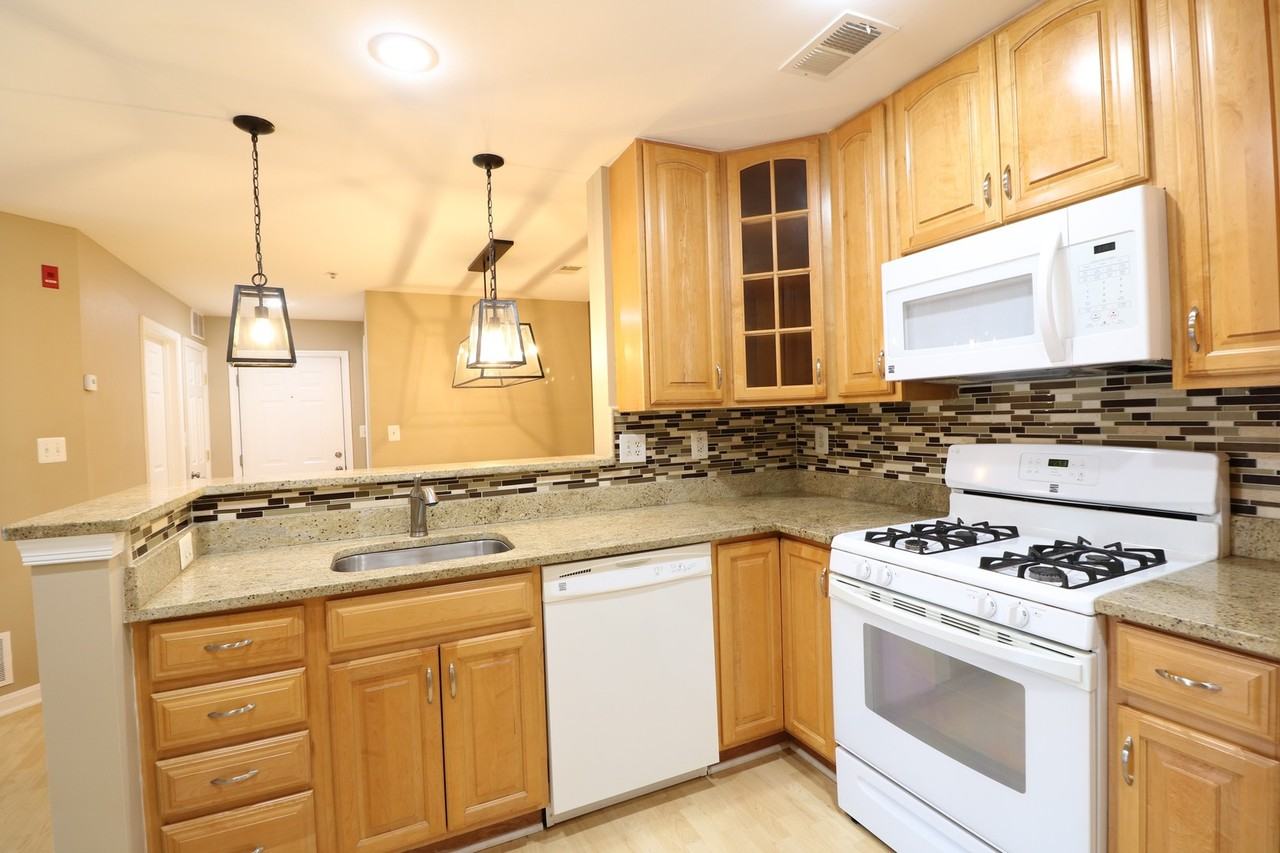 18701 Sparkling Water Dr - Photo 2 of 33