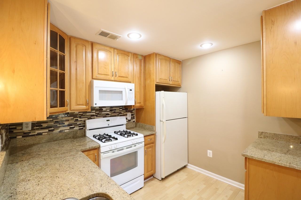 18701 Sparkling Water Dr - Photo 3 of 33