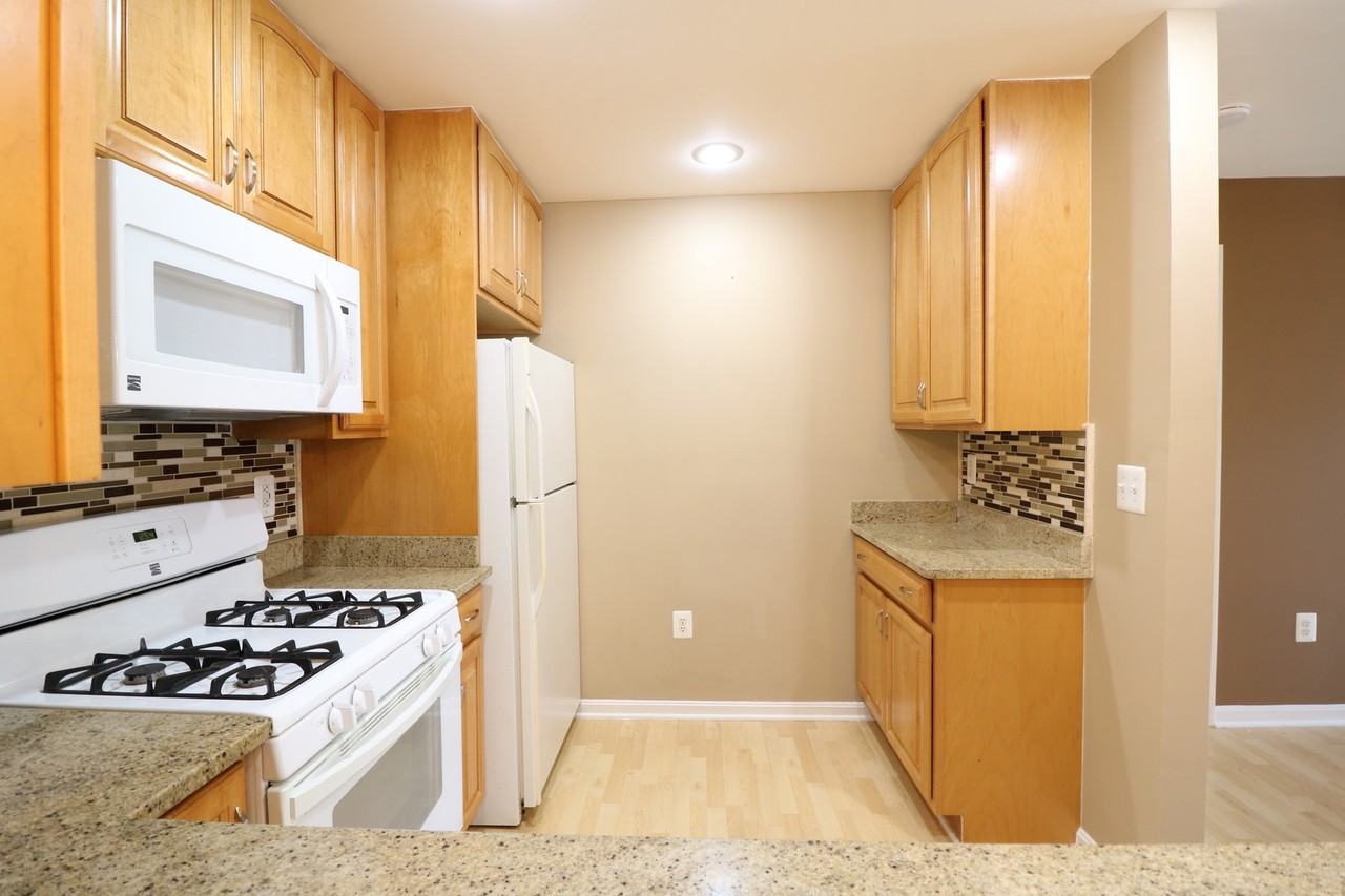 18701 Sparkling Water Dr - Photo 5 of 33