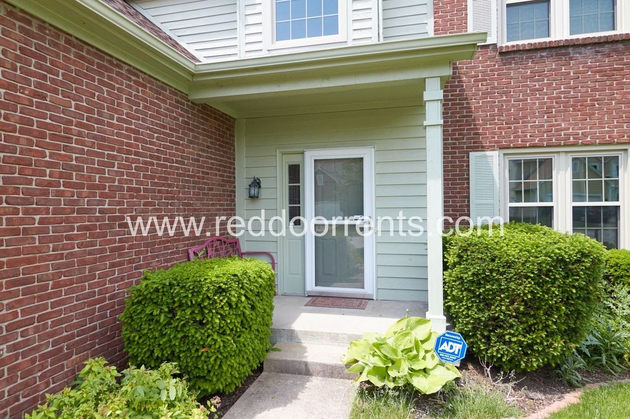 12854 South Fleetwood Drive - Photo 2 of 29