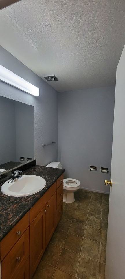 4538 18th Ave NE - Photo 7 of 32