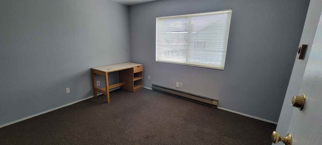 4538 18th Ave NE - Photo 7 of 32
