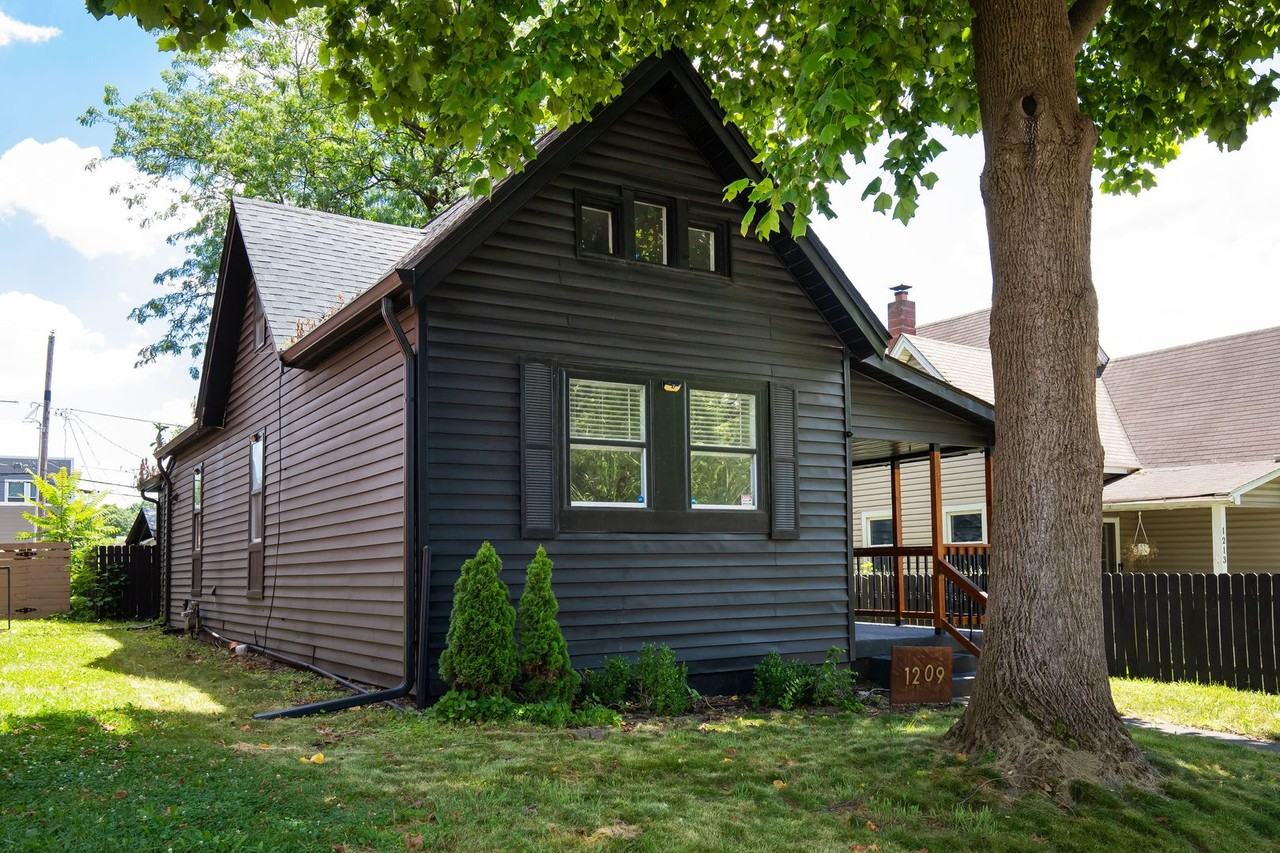 1209 S Randolph St - Photo 5 of 47