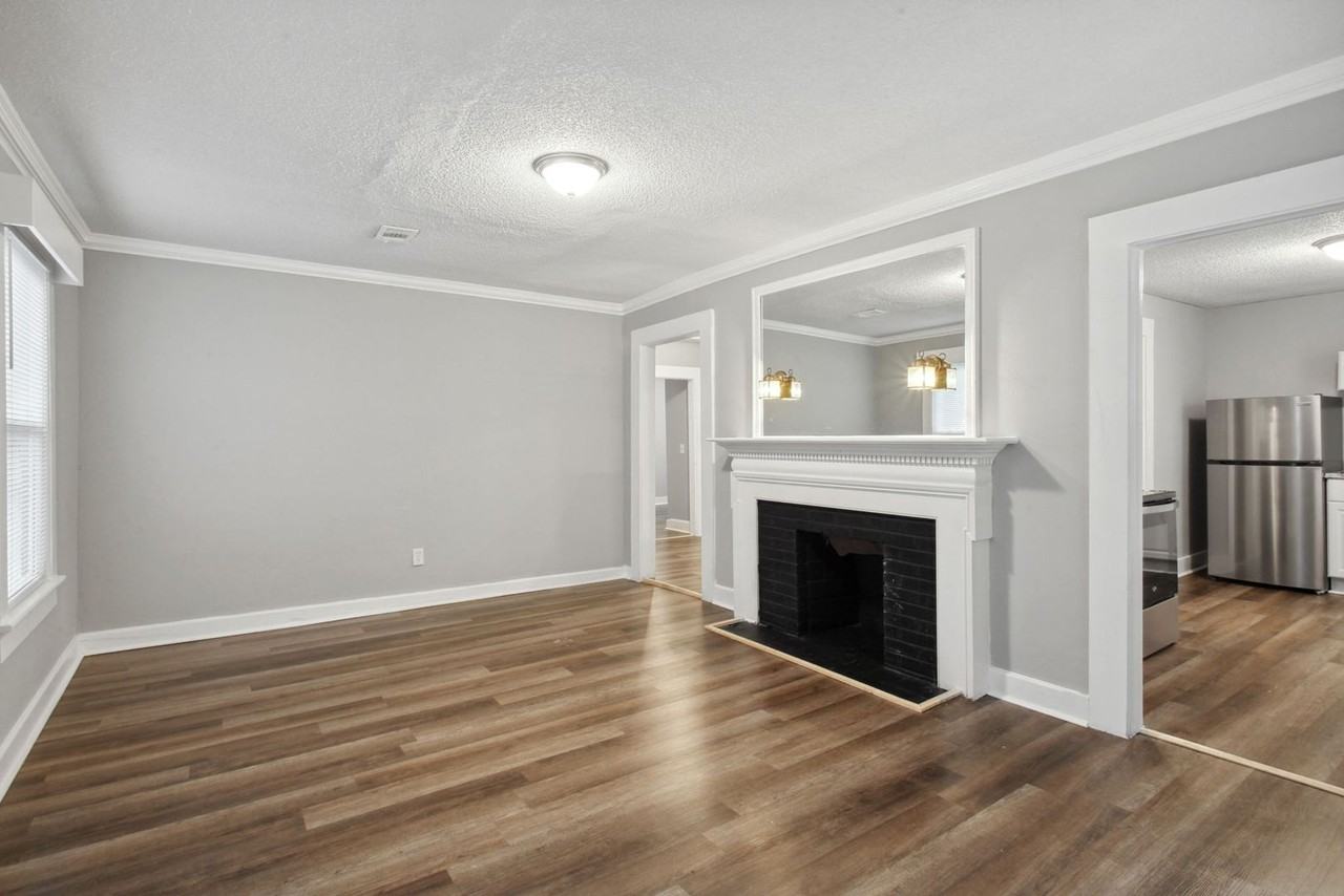 1412 East 32nd Street - Photo 2 of 24