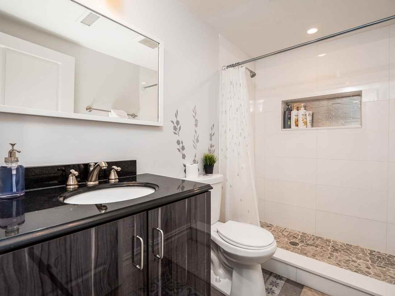 4 Buckley Ave - Photo 6 of 15