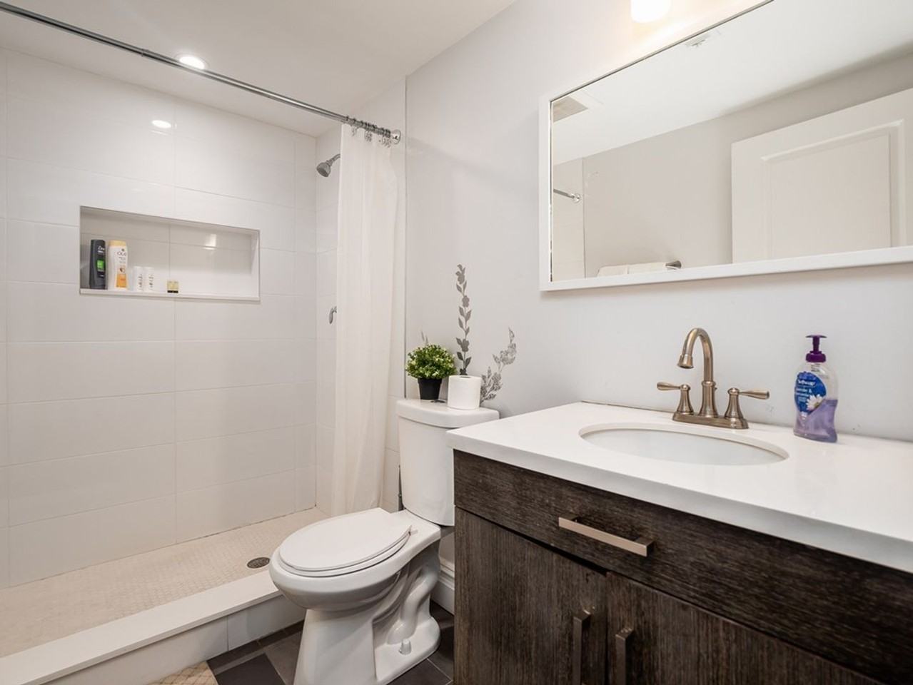 4 Buckley Ave - Photo 7 of 15