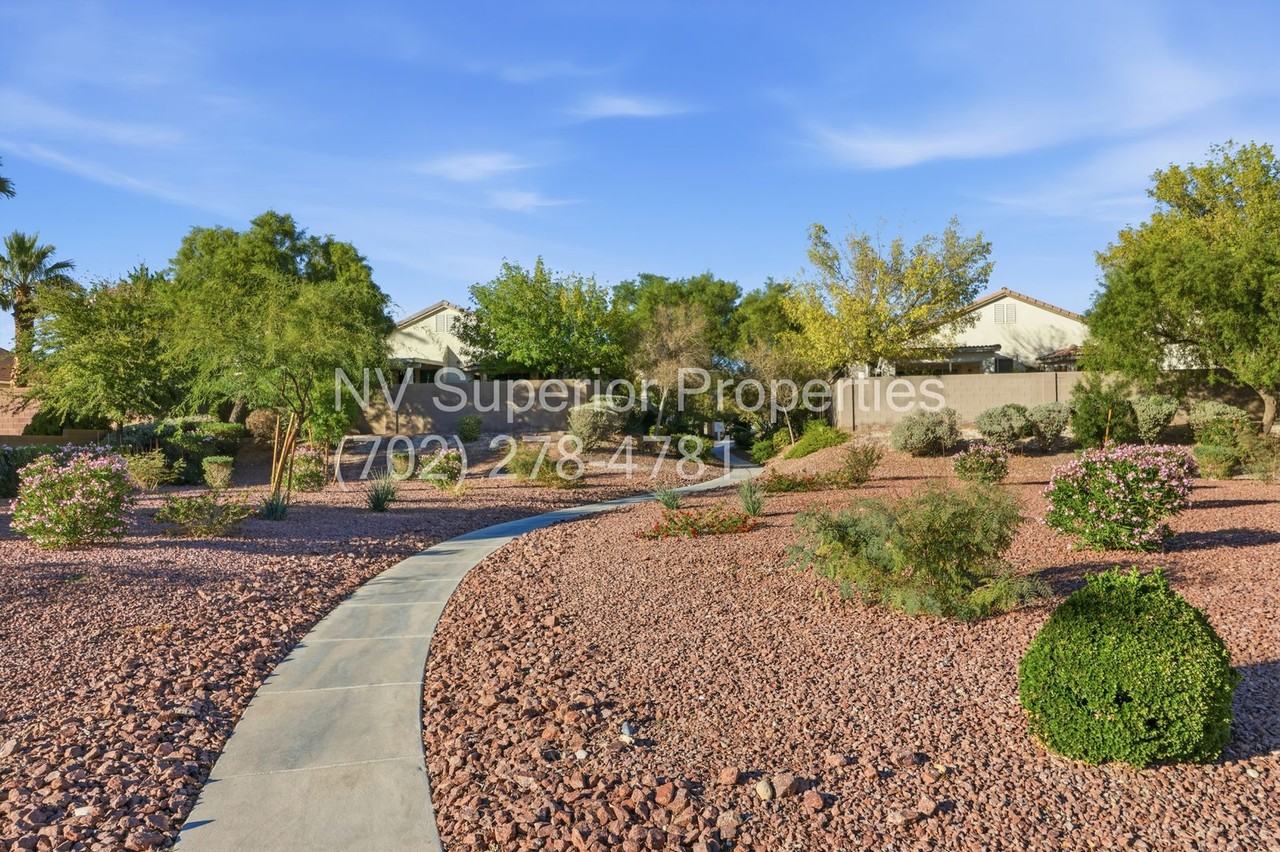 1024 Malibu Sands Ave - Photo 5 of 39