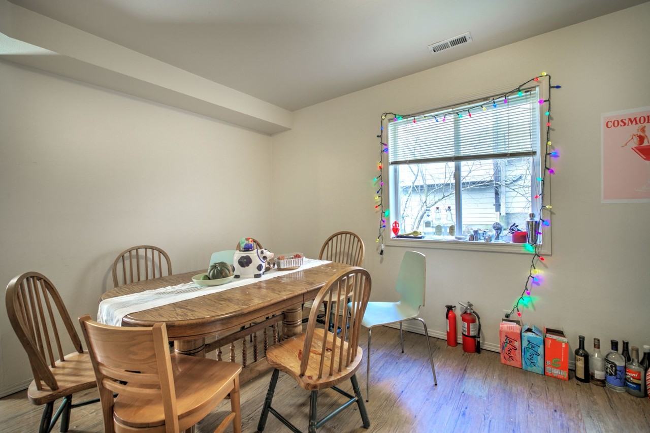 4720 19th Ave Ne - Photo 5 of 26