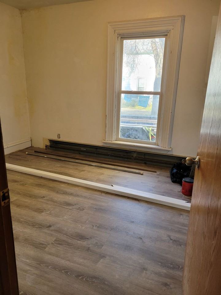 121 S 4th St - Photo 3 of 7