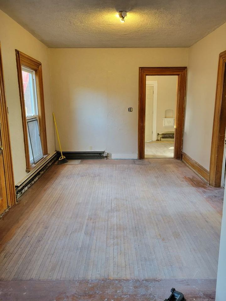 121 S 4th St - Photo 4 of 7