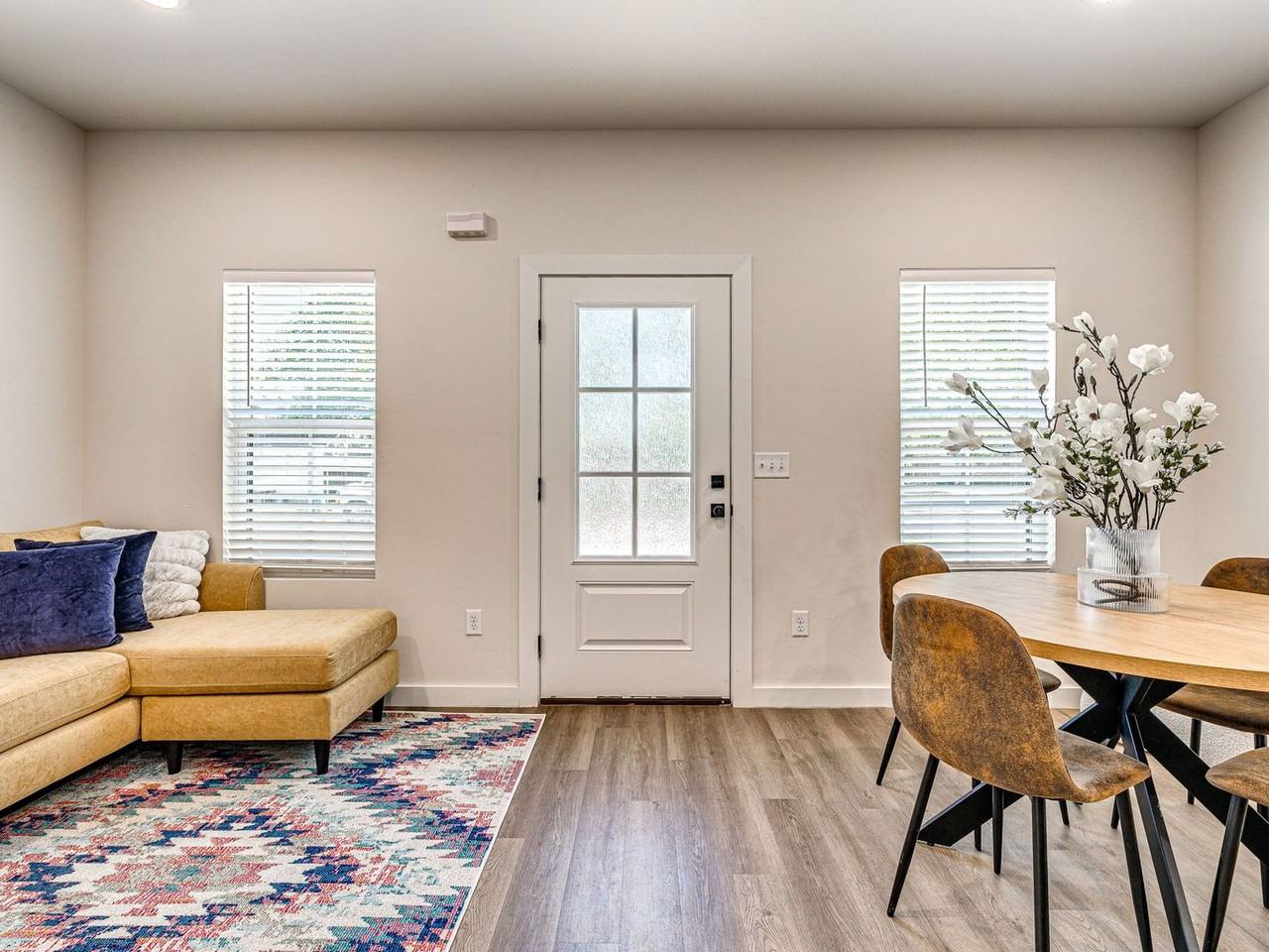 600 W 2nd St #100 - Photo 6 of 50