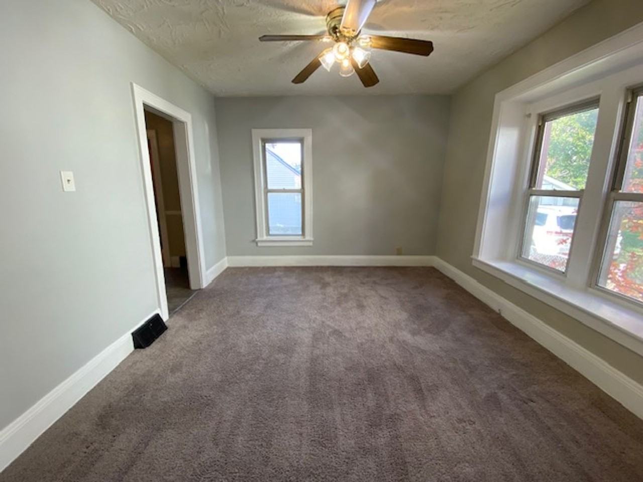 2236 9th St Sw - Photo 4 of 13