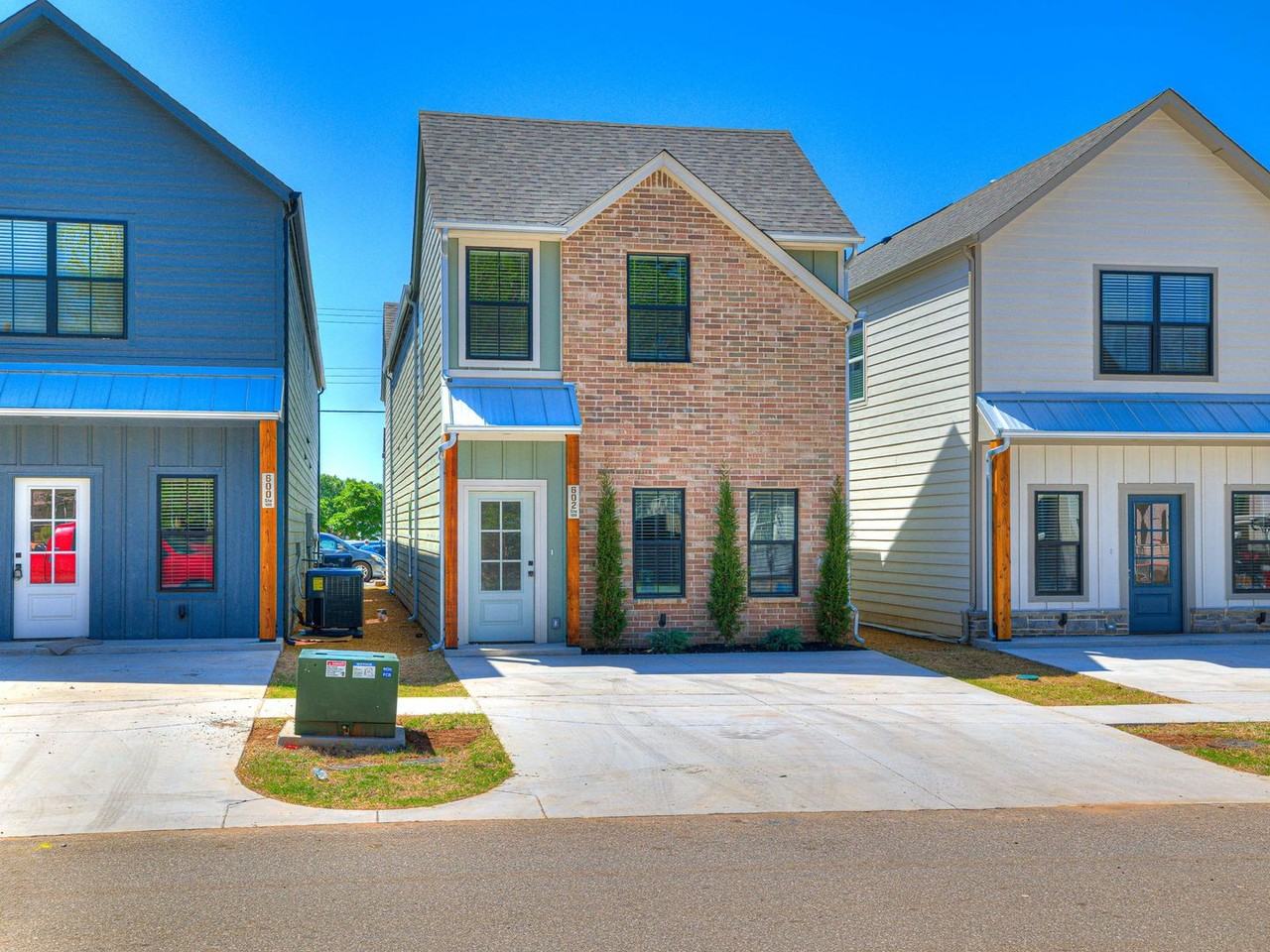 612 W 2nd St #110 - Photo 2 of 39