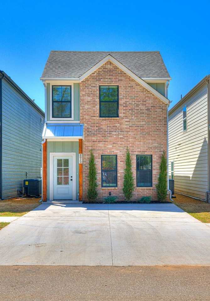 612 W 2nd St #110 - Photo 4 of 39