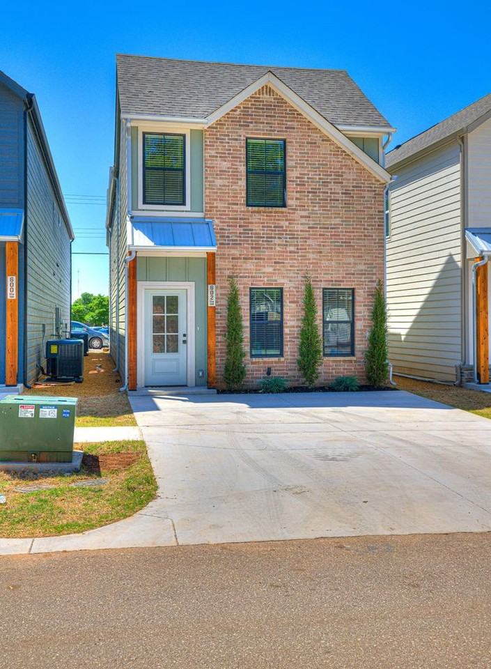 612 W 2nd St #110 - Photo 5 of 39