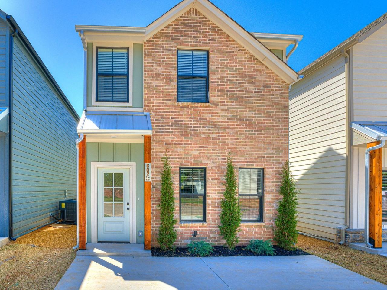 612 W 2nd St #110 - Photo 7 of 39