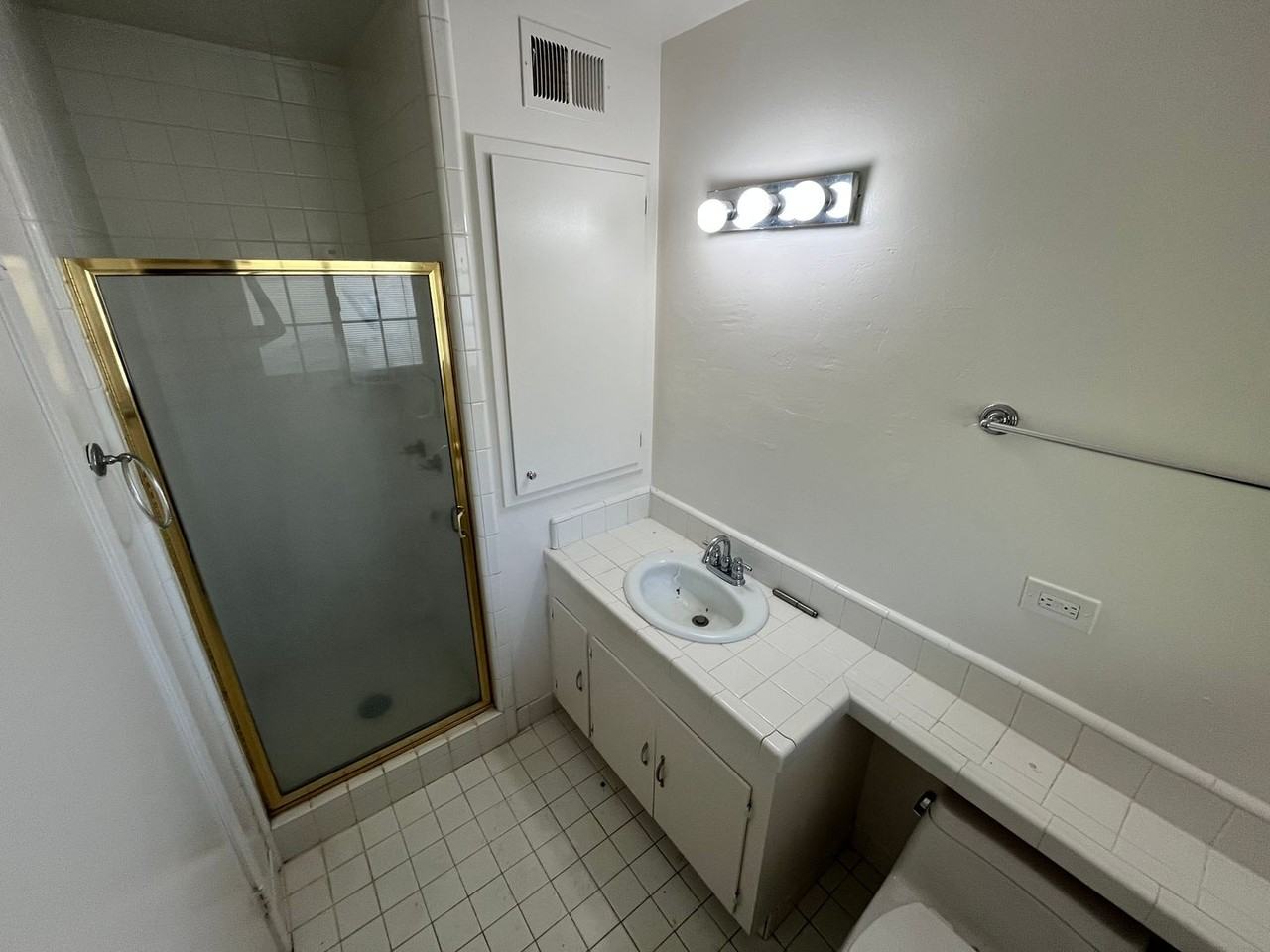 5104 Atlanta Way - Photo 2 of 37