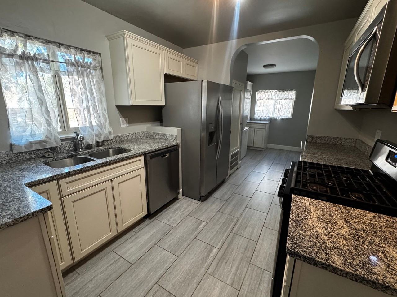 2945 Santa Clara Avenue Southeast - Photo 2 of 14