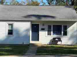 featured image of 1302 N Woodburn Ave