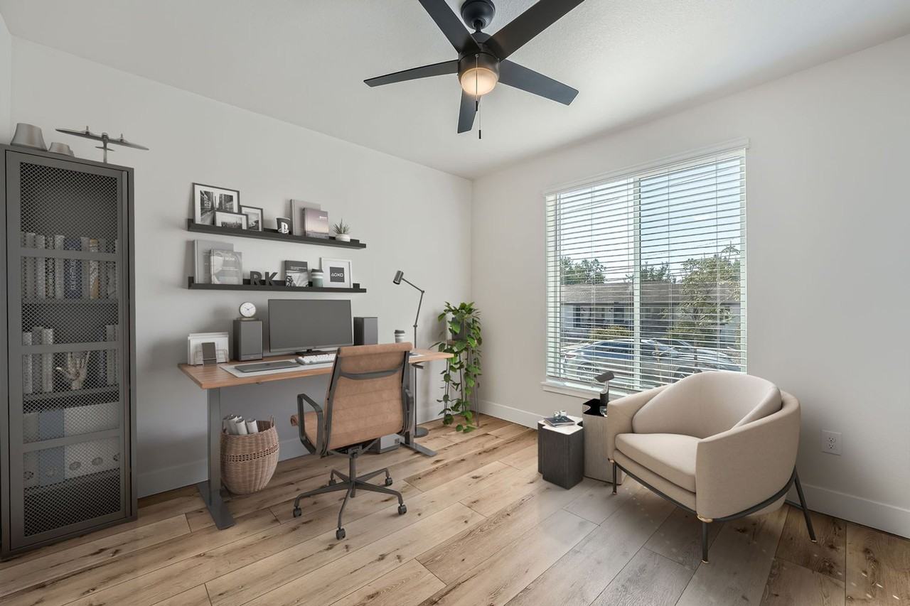 Modern 3 Bed/3 Bath Townhomes - Photo 3 of 6