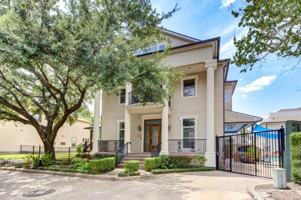 featured image of 122 Vieux Carre Dr