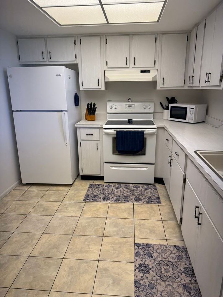 8513 Dominican Ct - Photo 6 of 23