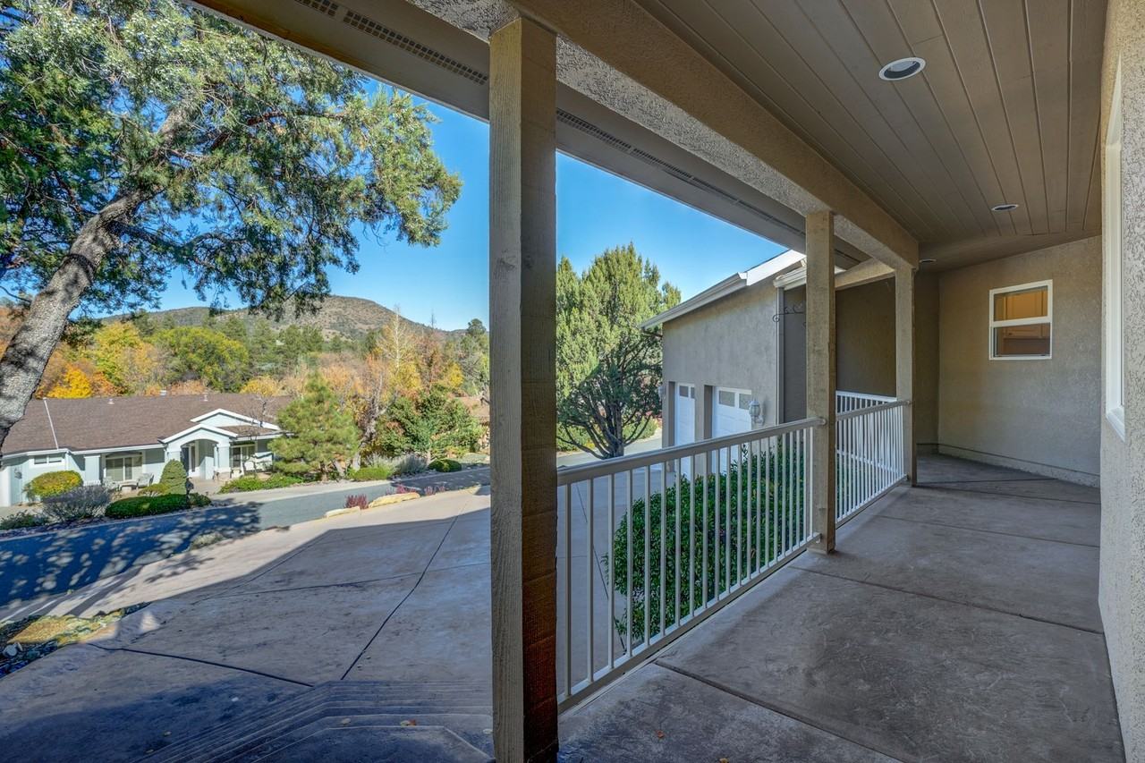 2635 Tolemac Way - Photo 3 of 47